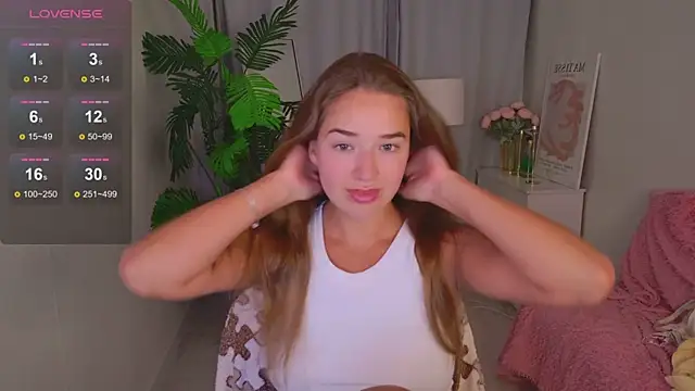 Snapshot of LovelyJessie chatting on 07.17.26 LovelyJessie online show from 07.17.26