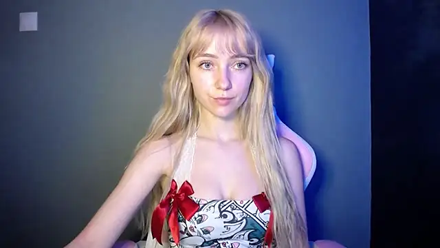 LuciaYoung online show from 04.27.26