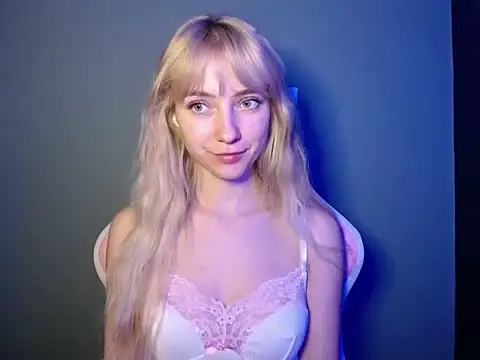 LuciaYoung online show from 05.05.26