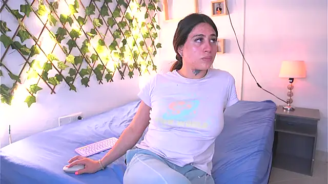 argiee taylorxs2 online show from 09.26.25