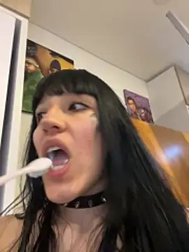 Snapshot of aangie__uwu chatting on 10.30.25 aangie uwu online show from 10.30.25