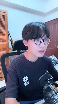 Snapshot of hihi0169 chatting on 12.20.25 hihi0169 online show from 12.20.25