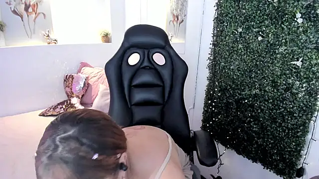 Abby Mae  online show from 01.08.25