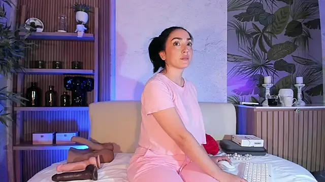 LIAH IZUMI online show from 01.07.26