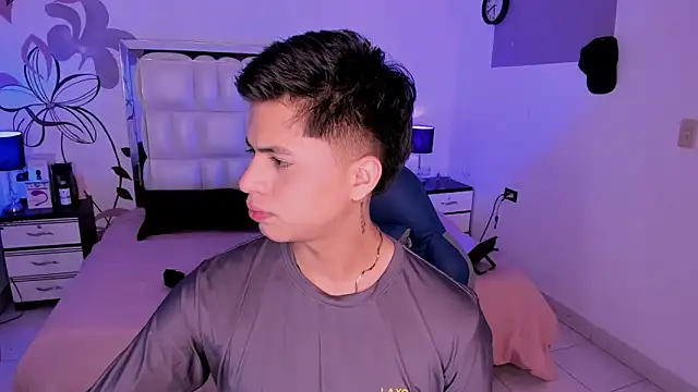 Snapshot of Niicky1_ chatting on 12.29.24 Niicky1  online show from 12.29.24