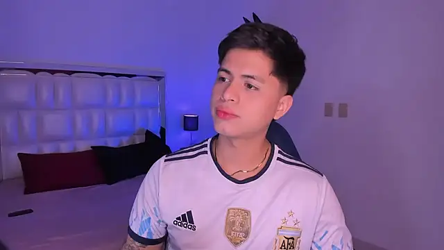 Snapshot of Niicky1_ chatting on 01.06.25 Niicky1  online show from 01.06.25