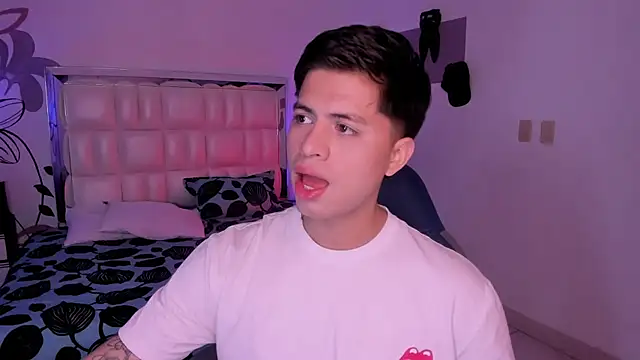 Snapshot of Niicky1_ chatting on 01.11.25 Niicky1  online show from 01.11.25