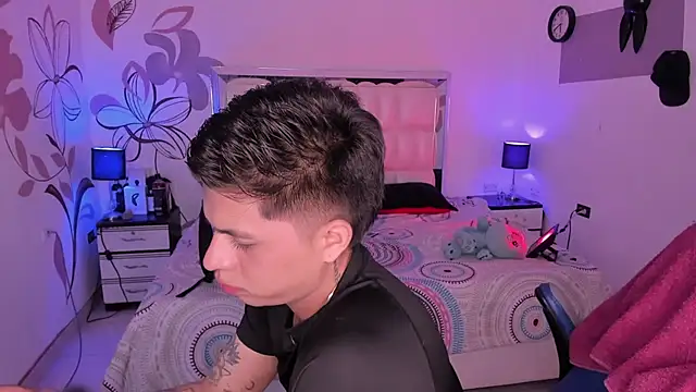 Snapshot of Niicky1_ chatting on 02.10.25 Niicky1  online show from 02.10.25