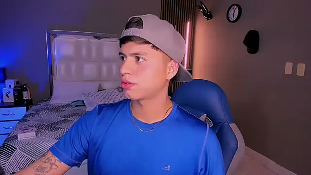 Snapshot of Niicky1_ chatting on 03.10.25 Niicky1  online show from 03.10.25