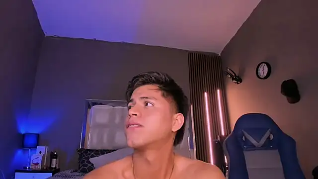 Snapshot of Niicky1_ chatting on 03.13.25 Niicky1  online show from 03.13.25