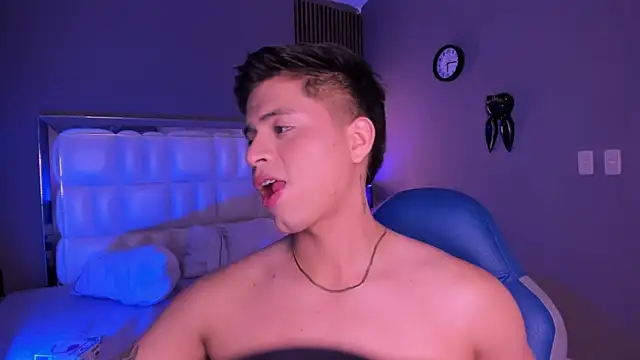 Snapshot of Niicky1_ chatting on 09.10.25 Niicky1  online show from 09.10.25