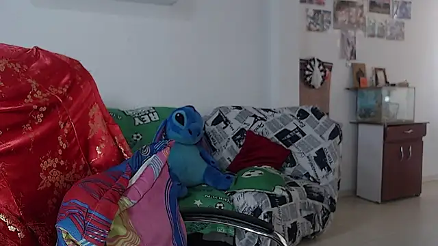 Snapshot of kitty22_ chatting on 12.14.24 kitty22 online show from 12.14.24