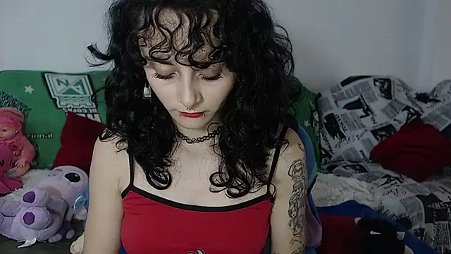 Snapshot of kitty22_ chatting on 12.23.24 kitty22 online show from 12.23.24