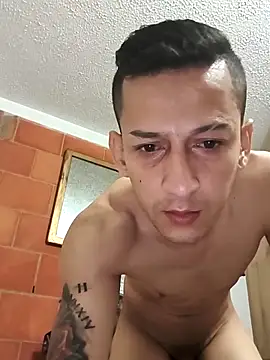 Snapshot of JoseHosther20@xh chatting on 11.21.25 JoseHosther20xh online show from 11.21.25