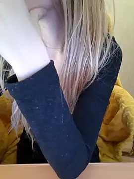 Snapshot of Elza_kom chatting on 03.29.26 Elza kom online show from 03.29.26