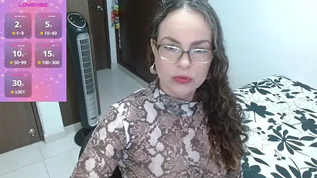 Snapshot of Daniella_Fellers chatting on 12.21.24 Daniella Fellers online show from 12.21.24