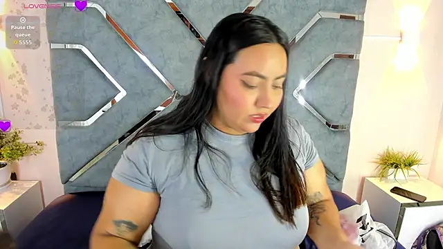 LucciaPorter online show from 08.04.26