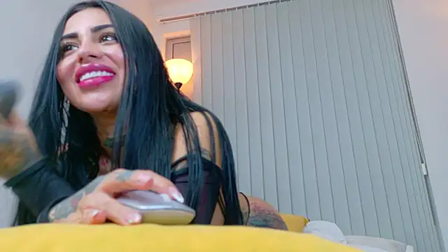 Snapshot of Sofhia_cruz chatting on 03.15.25 Sofhia cruz online show from 03.15.25