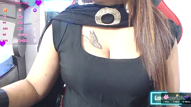 Snapshot of _Aahana_ chatting on 12.20.25 Aahana online show from 12.20.25