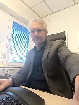 tom-swede online show from 03.25.26