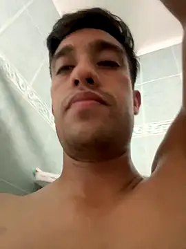 Snapshot of Magicerosxx69 chatting on 09.09.25 Magicerosxx69 online show from 09.09.25