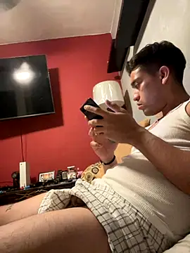 Snapshot of Magicerosxx69 chatting on 11.25.25 Magicerosxx69 online show from 11.25.25