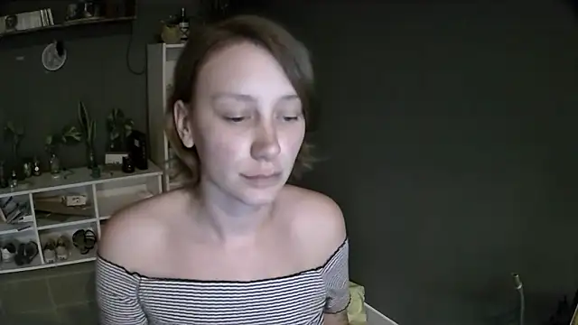 Snapshot of stupid_babybird chatting on 02.28.25 stupid babybird online show from 02.28.25