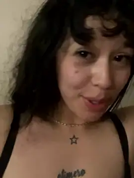 Snapshot of GalaxGnn_ chatting on 10.26.25 GalaxGnn online show from 10.26.25