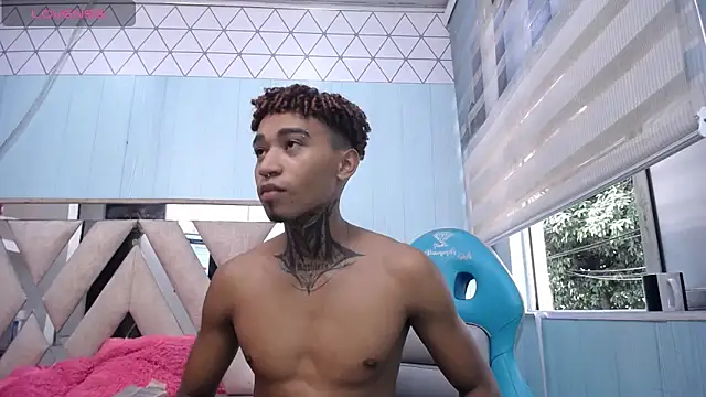 sexy blacks  online show from 02.15.25