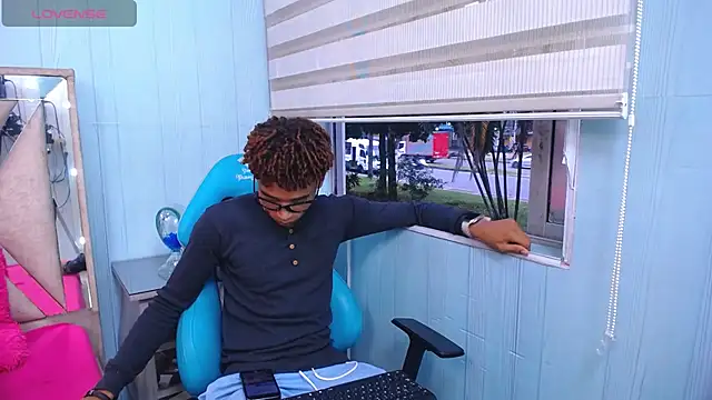 sexy blacks  online show from 02.28.25