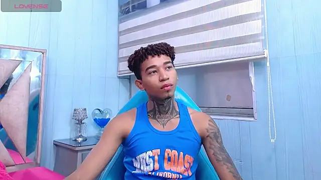 sexy blacks  online show from 09.10.25