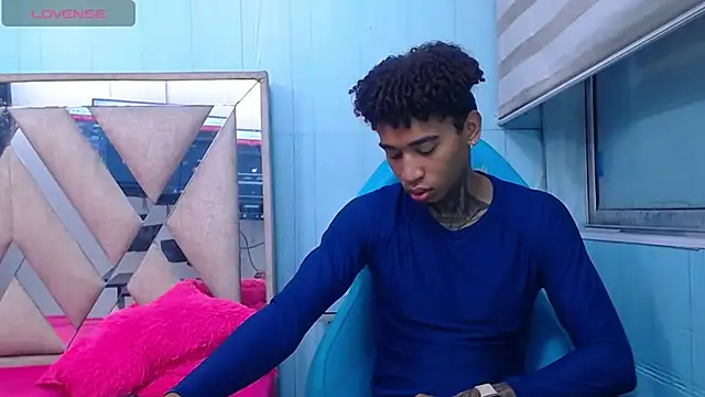 sexy blacks  online show from 09.19.25