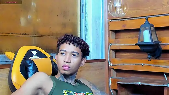 sexy blacks  online show from 09.25.25