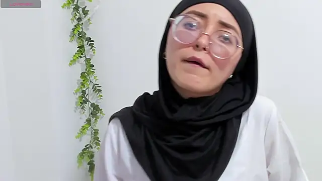 Snapshot of aysel_elid chatting on 12.11.24 aysel elid online show from 12.11.24