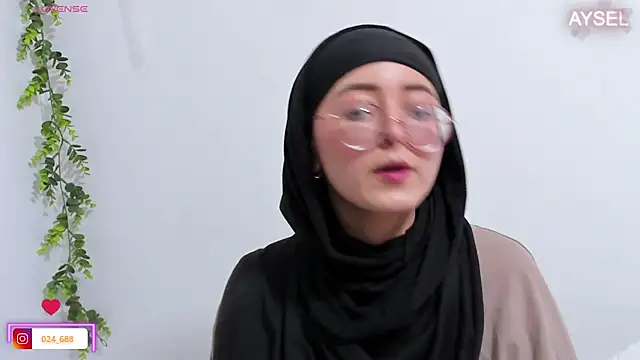 Snapshot of aysel_elid chatting on 12.12.24 aysel elid online show from 12.12.24