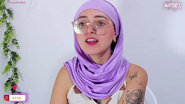 Snapshot of aysel_elid chatting on 02.04.25 aysel elid online show from 02.04.25