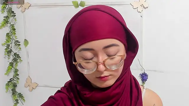 Snapshot of aysel_elid chatting on 10.26.25 aysel elid online show from 10.26.25