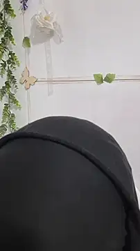 Snapshot of aysel_elid chatting on 12.16.25 aysel elid online show from 12.16.25