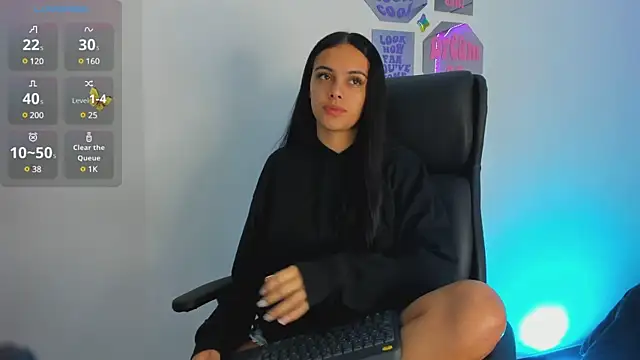 Snapshot of ChloeHarper_ chatting on 12.14.24 ChloeHarper online show from 12.14.24