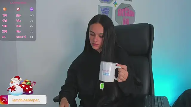 Snapshot of ChloeHarper_ chatting on 12.29.24 ChloeHarper online show from 12.29.24