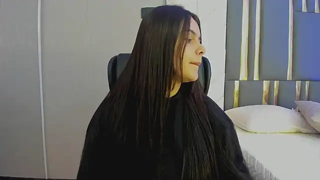 Snapshot of ChloeHarper_ chatting on 06.27.26 ChloeHarper online show from 06.27.26