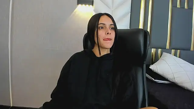 Snapshot of ChloeHarper_ chatting on 07.19.26 ChloeHarper online show from 07.19.26