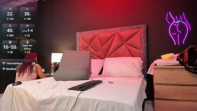 Snapshot of mia_milff chatting on 02.07.25 mia milff online show from 02.07.25