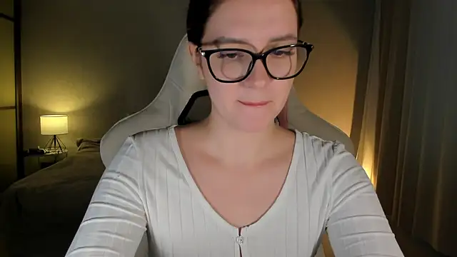Snapshot of Sonia_moon_ chatting on 01.11.25 Sonia moon  online show from 01.11.25