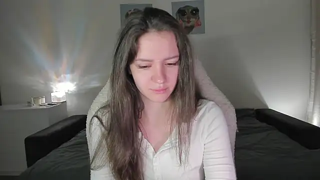 Snapshot of Sonia_moon_ chatting on 09.20.25 Sonia moon  online show from 09.20.25