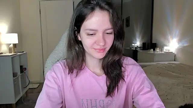 Snapshot of Sonia_moon_ chatting on 10.25.25 Sonia moon  online show from 10.25.25