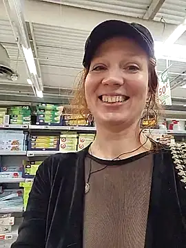 Exhibitionsplit online show from 11.21.25