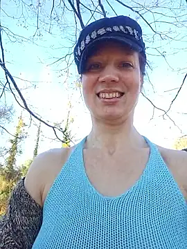 Exhibitionsplit online show from 12.14.25