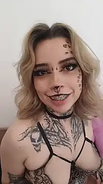 Snapshot of Ivy1111 chatting on 10.25.25 Ivy1111 online show from 10.25.25