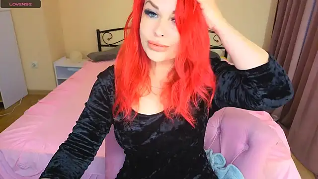 Snapshot of RedHeadBridget chatting on 05.28.26 RedHeadBridget online show from 05.28.26